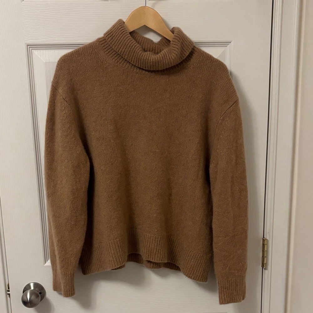 Aritzia Wilfred Cashmere Turtleneck Sweater